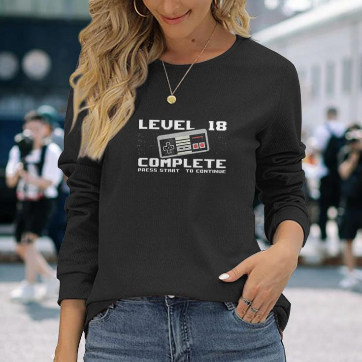 Level 18 Complete 2004 18 Years Old Gamer 18Th Birthday Men Women Long Sleeve T-Shirt T-shirt Graphic Print Gifts for Her