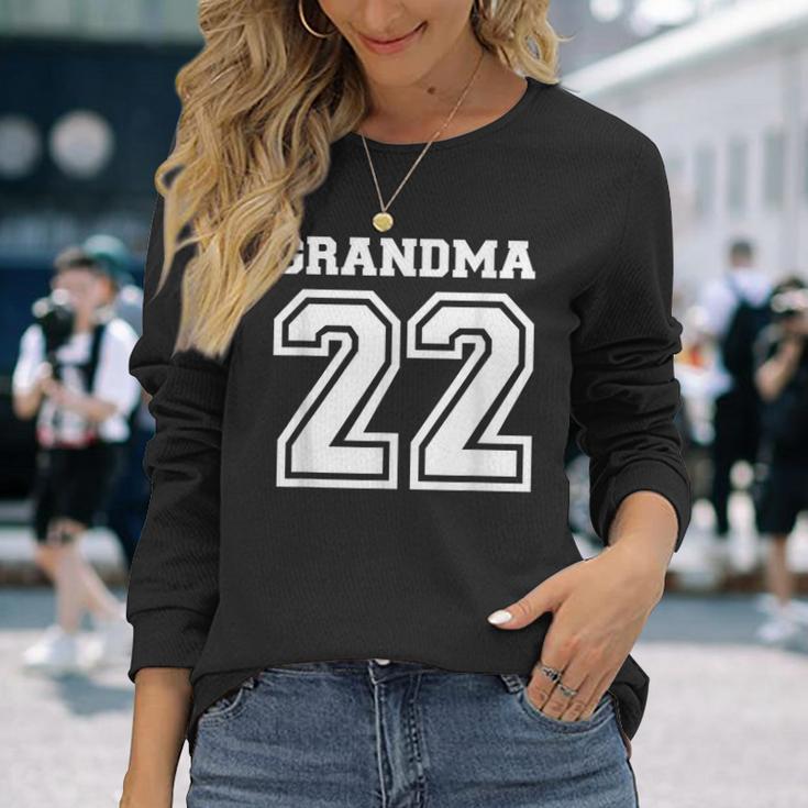 Oma 2022 Schwangerschaft Verkünden V3 Langarmshirts Geschenke für Sie