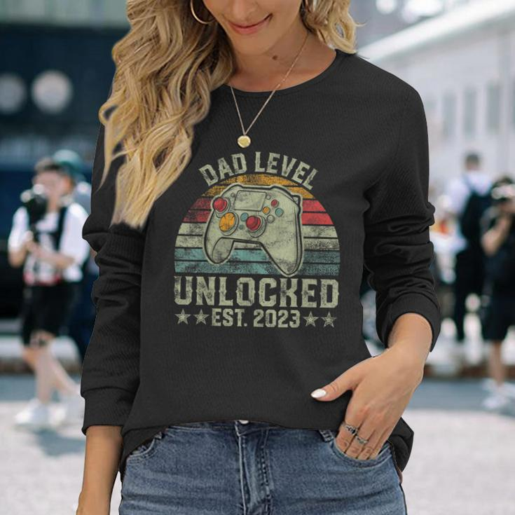 Retro Dad Level Unlocked Est 2023 New Dad Long Sleeve T-Shirt Gifts for Her