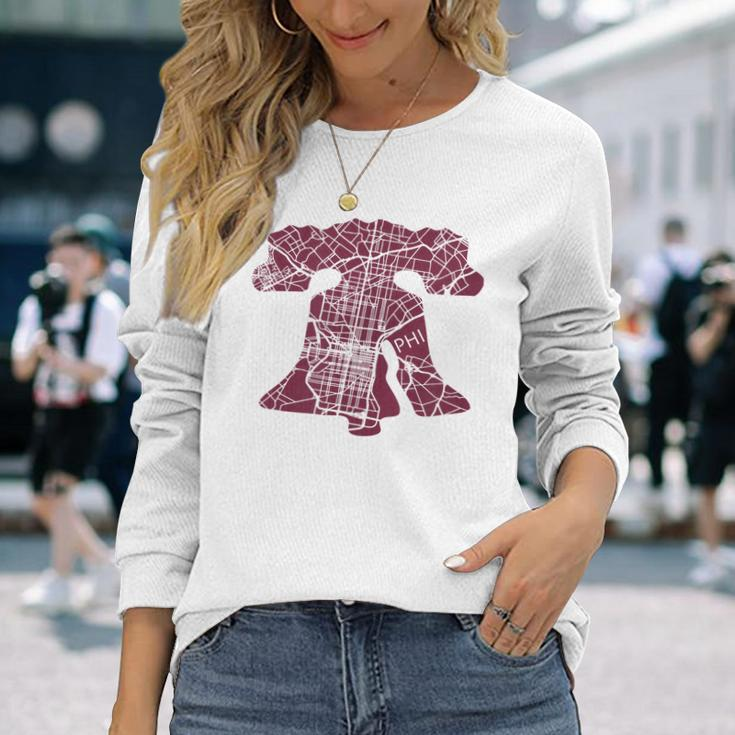 Philadelphia Street Map Liberty Bell Vintage Maroon Philly Long Sleeve T-Shirt T-Shirt Gifts for Her