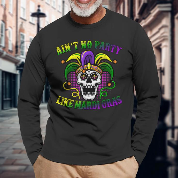 Aint No Party Like Mardi Gras Skeleton Skull New Orleans Long Sleeve T-Shirt Gifts for Old Men
