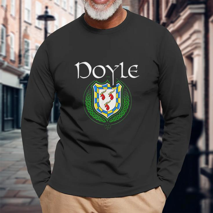 Doyle Surname Irish Last Name Doyle Crest Men Women Long Sleeve T-Shirt T-shirt Graphic Print Gifts for Old Men