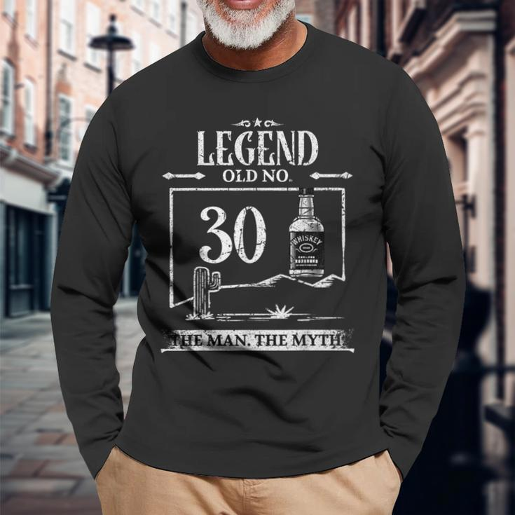 Herren 30 Geburtstag Mann Geschenk The Man The Myth Whiskey Langarmshirts Geschenke für alte Männer