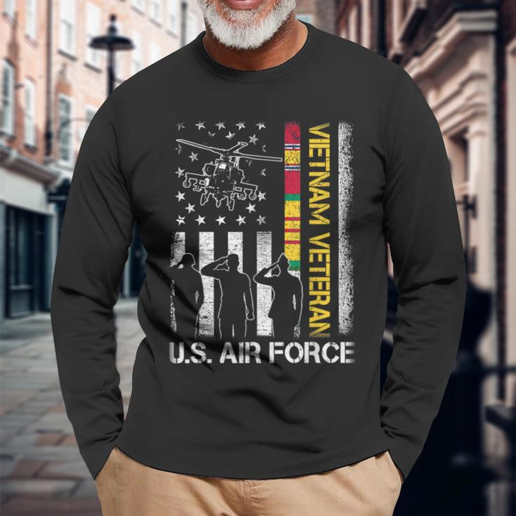 Us Air Force Vietnam Veteran With American Flag Long Sleeve T-Shirt Gifts for Old Men