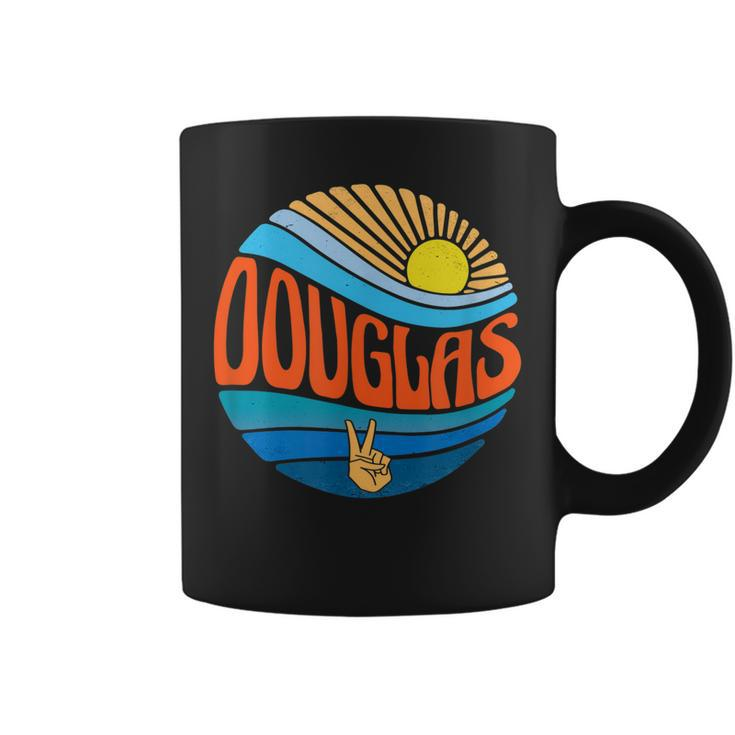 Vintage Douglas-Hemd mit Sonnenuntergang & Groovy Batikmuster Tassen