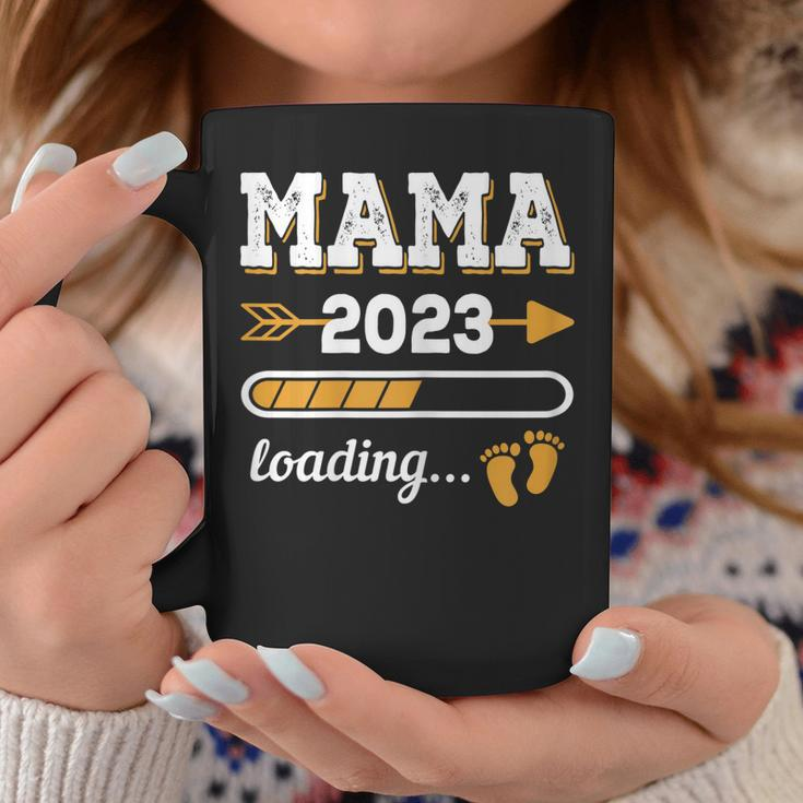 Damen Mama 2023 Loading Zukünftige Mutter 2023 Vintage Tassen Lustige Geschenke