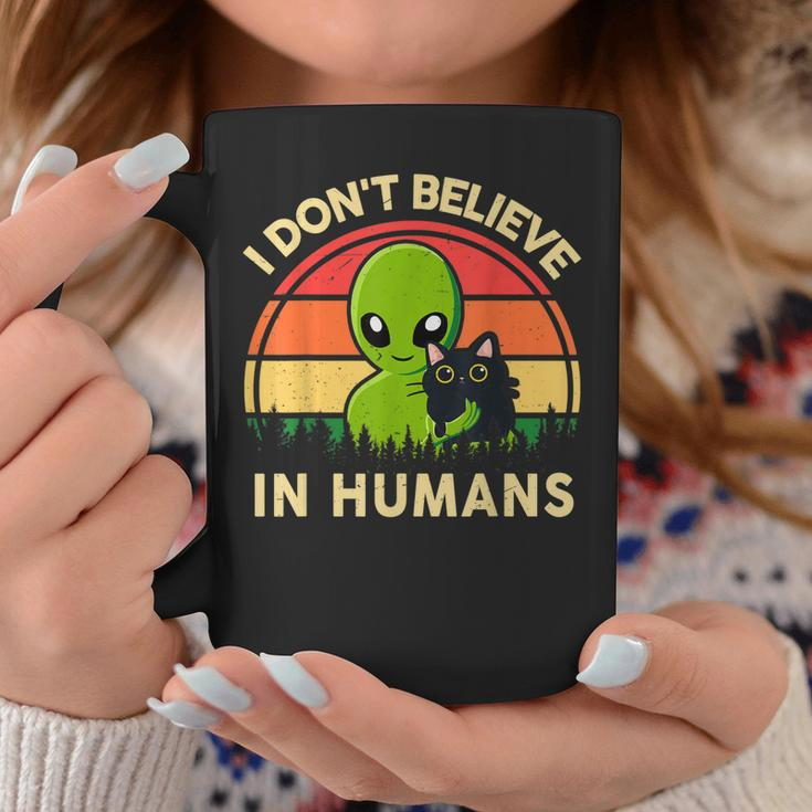 I Dont Believe In Humans Funny Alien Ufo Cat Vintage Retro Coffee Mug Funny Gifts