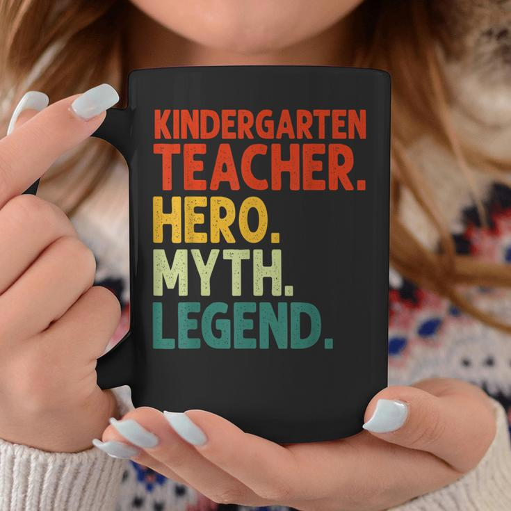 Kindergarten Lehrer Held Mythos Legende Vintage Lehrertag Tassen Lustige Geschenke