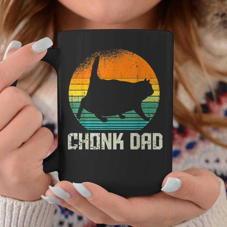 Retro Vintage Style Funny Fat Daddy Cat Meme Chonk Cat Dad Coffee Mug Funny Gifts