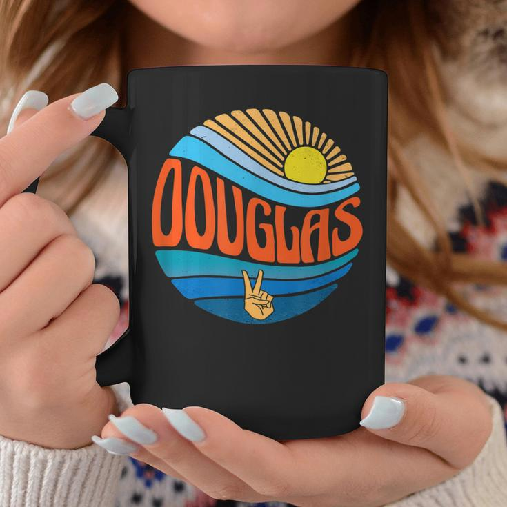 Vintage Douglas-Hemd mit Sonnenuntergang & Groovy Batikmuster Tassen Lustige Geschenke