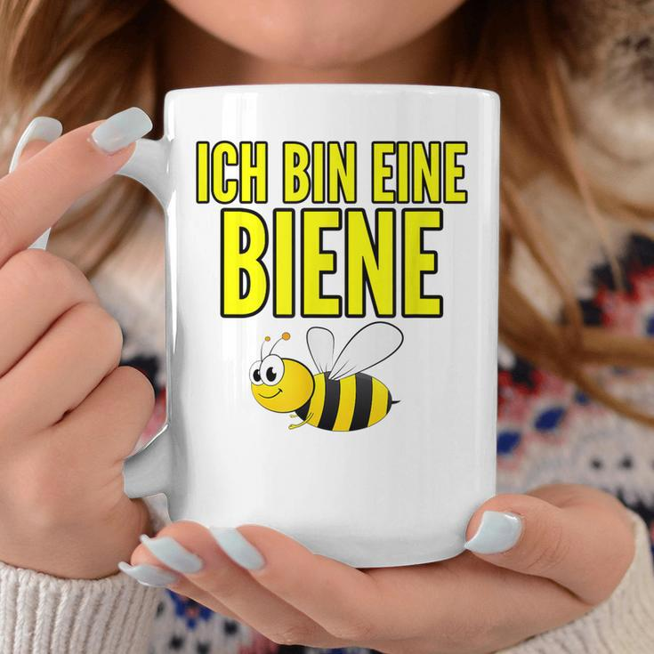 Lustiges Bienen-Motiv Tassen Ich bin eine Biene in Weiß für Imker Lustige Geschenke
