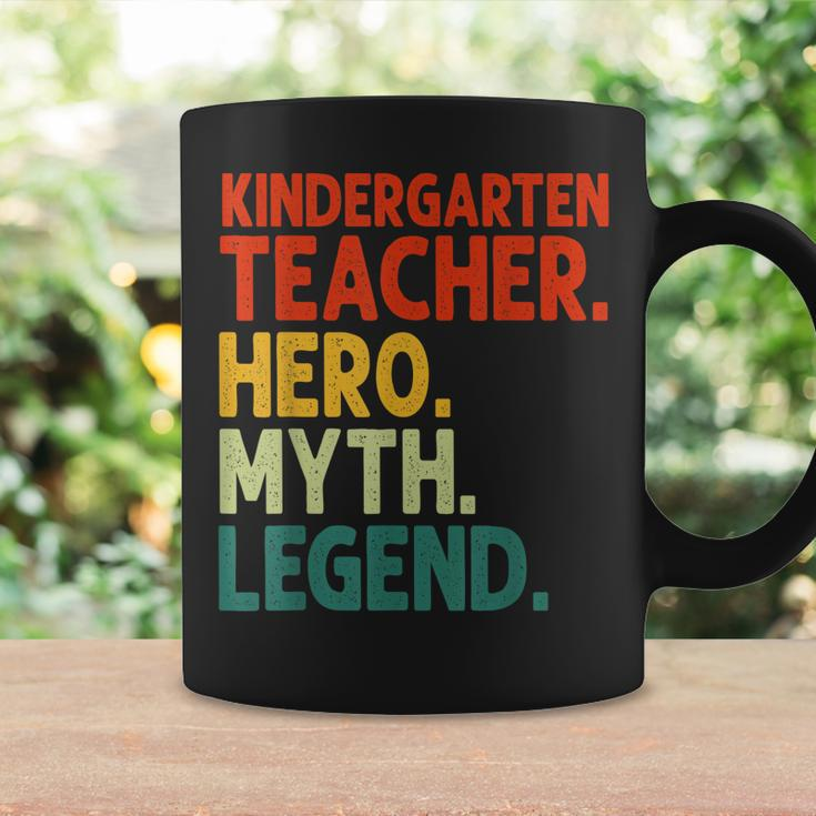 Kindergarten Lehrer Held Mythos Legende Vintage Lehrertag Tassen Geschenkideen