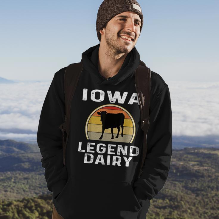 Iowa Dairy Farmer Legend Hoodie mit Retro-Sonnenuntergang & Kuhmotiv Lebensstil
