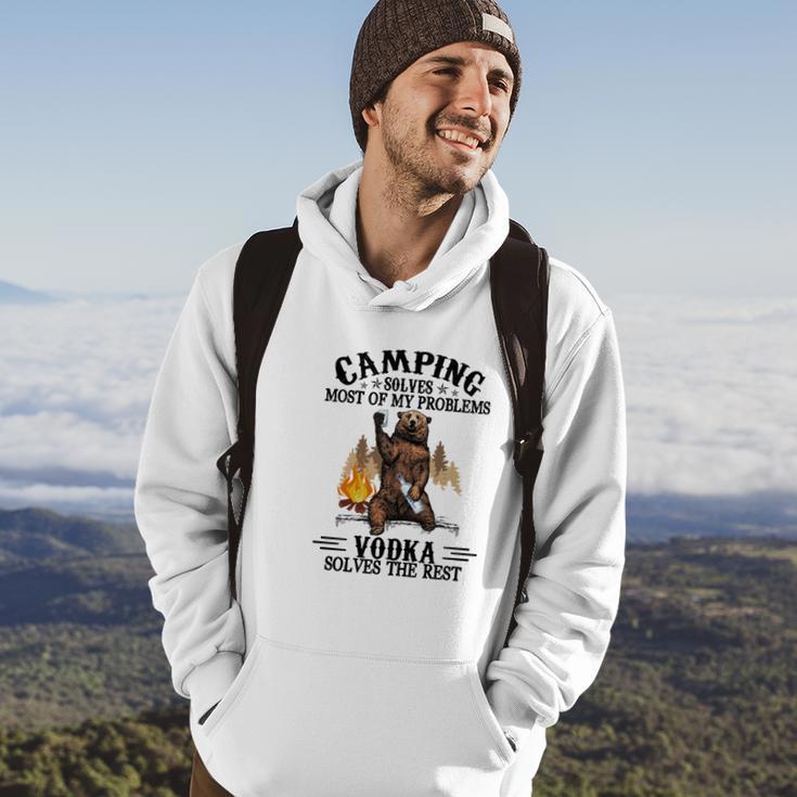 Camping und Vodka Bären-Lagerfeuer Hoodie, Lustiger Spruch Tee Lebensstil