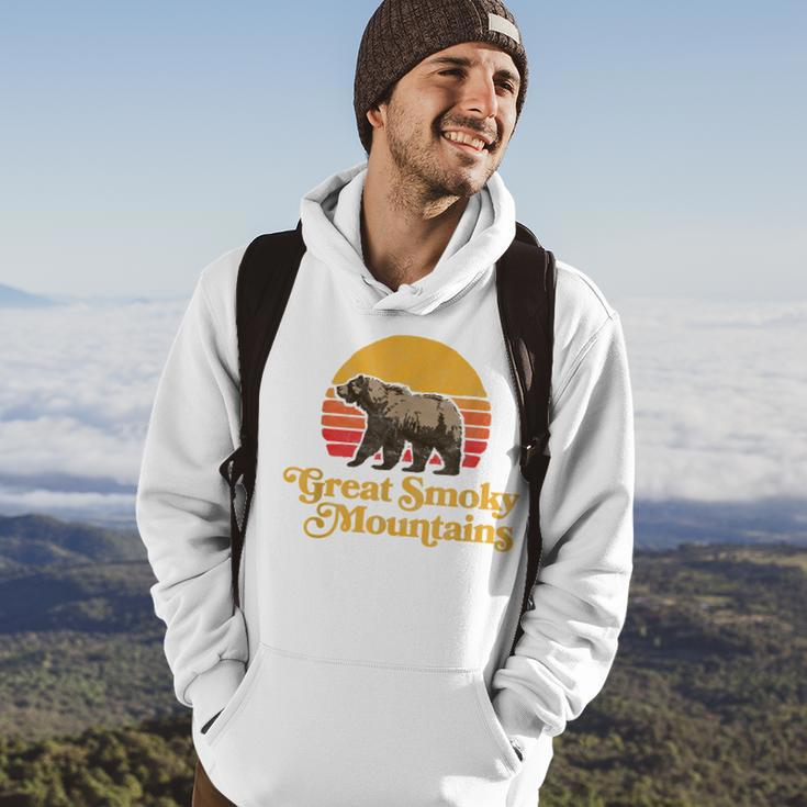 Retro Great Smoky Mountains National Park Bear 80S Graphic Hoodie Lifestyle