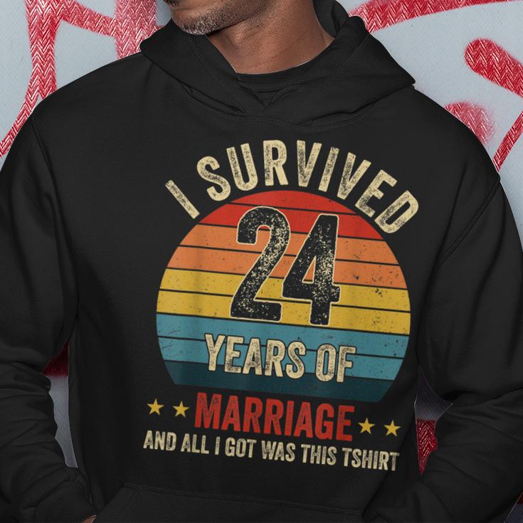I Survived 17 Years Of Marriage 17Th Wedding Anniversary  Men Hoodie Graphic Print Hooded Sweatshirt