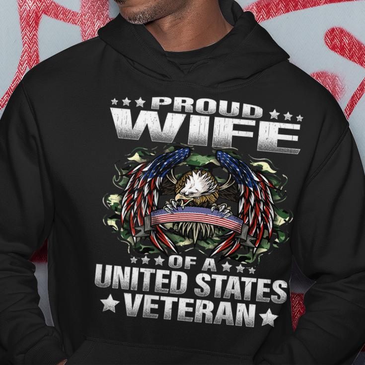 Proud Wife Of A United States Veteran Military Vets Spouse  Men Hoodie Graphic Print Hooded Sweatshirt