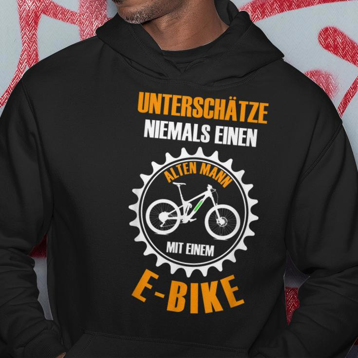 E Bike Fahrrad E-Bike Elektrofahrrad Alten Mann Spruch Hoodie Lustige Geschenke