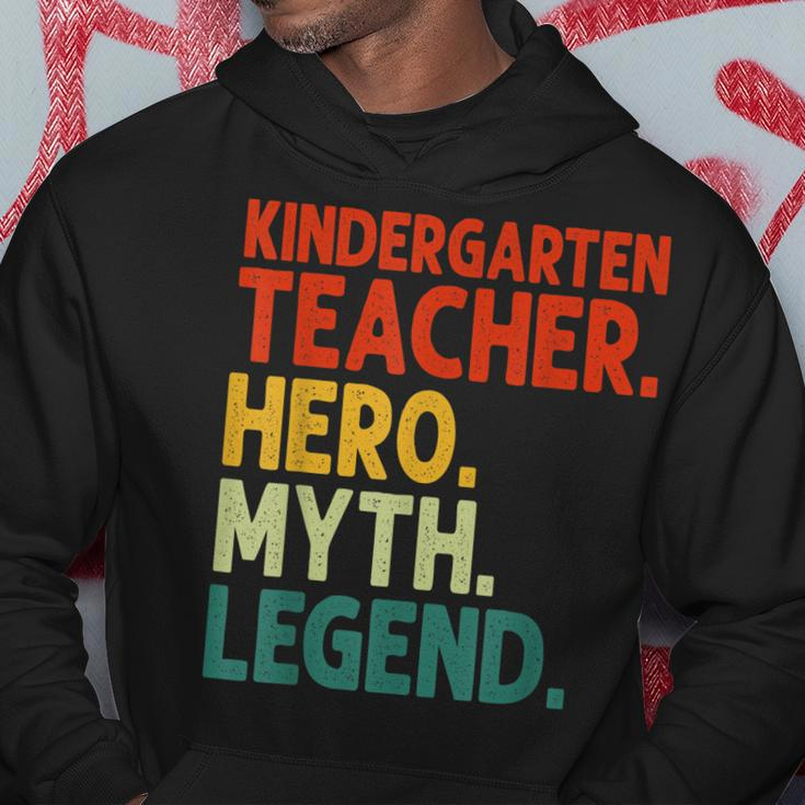 Kindergarten Lehrer Held Mythos Legende Vintage Lehrertag Hoodie Lustige Geschenke