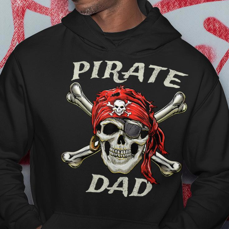 Mens Pirate Dad Skull And Crossbones Jolly Roger Birthday Pirate Hoodie Unique Gifts