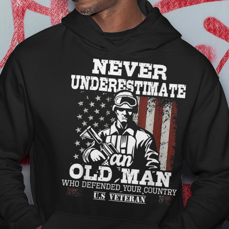 Never Underestimate An Old Man - Patriotic Us Veteran Flag Hoodie Funny Gifts