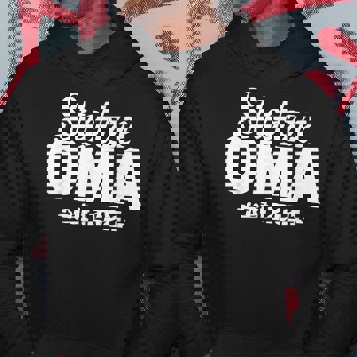Stolze Oma seit 2021 Schwarzes Hoodie, Präsent für Großmütter Lustige Geschenke
