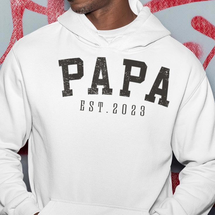 Mens Papa Est 2023 Papa To Be Gifts New Grandfather Fathers Day Hoodie Unique Gifts