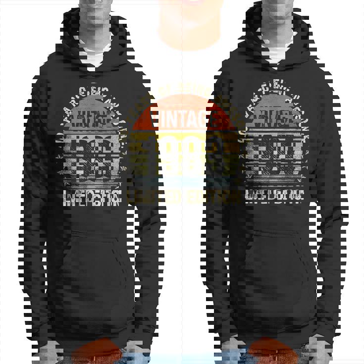 Vintage 1983 Made In 1983 40Th Birthday Gift 40 Year Old Hoodie