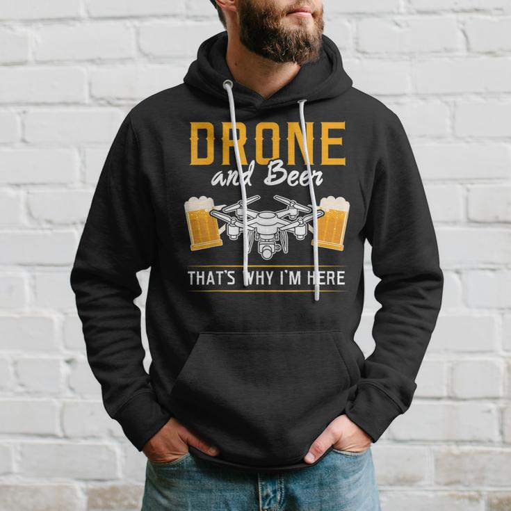 Drone Und Bier Das Ist Warum Ich Hier Bin Drone V2 Hoodie Geschenke für Ihn