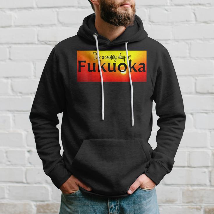 Es Ist Ein Sonniger Tag In Fukuoka Hoodie Geschenke für Ihn