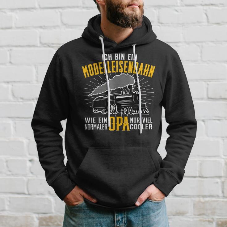 Herren Modelleisenbahn Opa Eisenbahner Modellbauer Rentner Hoodie Geschenke für Ihn