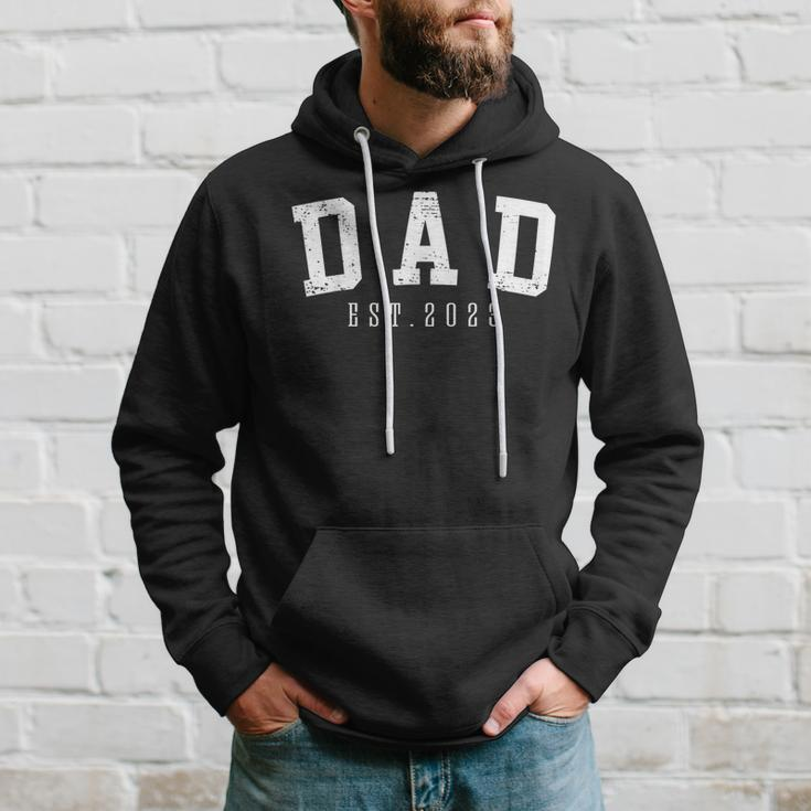 Mens Dad Est 2023 Dad To Be Gifts New Baby Daddy Fathers Day Hoodie Gifts for Him