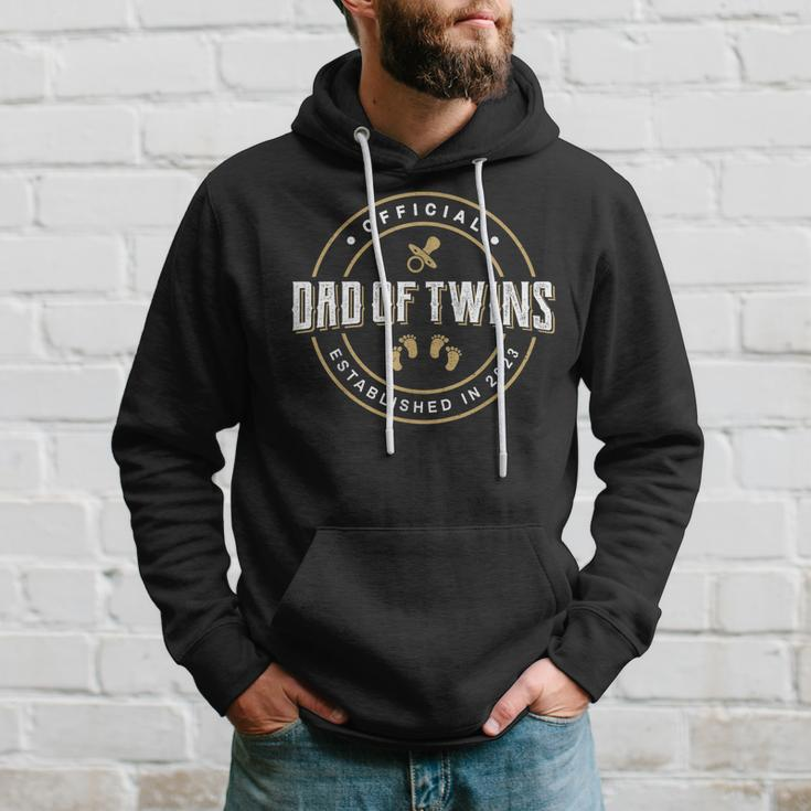 Mens Dad Of Twins 2023 New Dad To Be Expecting Daddy Of Twins Hoodie Gifts for Him