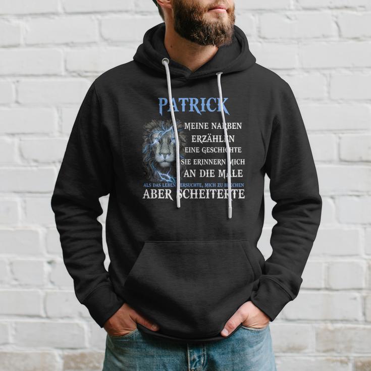 Patrick - Narbengeschichten mit Löwenmotiv Hoodie, Einzigartiges Design Geschenke für Ihn