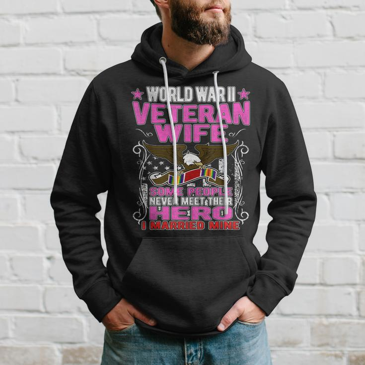 Proud World War 2 Veteran Wife Military Ww2 Veterans Spouse Men Hoodie Graphic Print Hooded Sweatshirt Gifts for Him