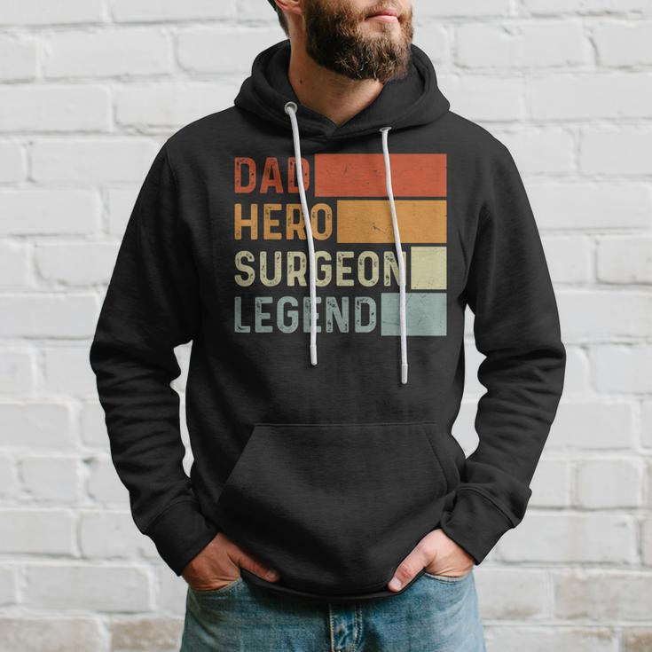 Retro-Sonnenuntergang-Chirurg-Vati Hoodie Geschenke für Ihn