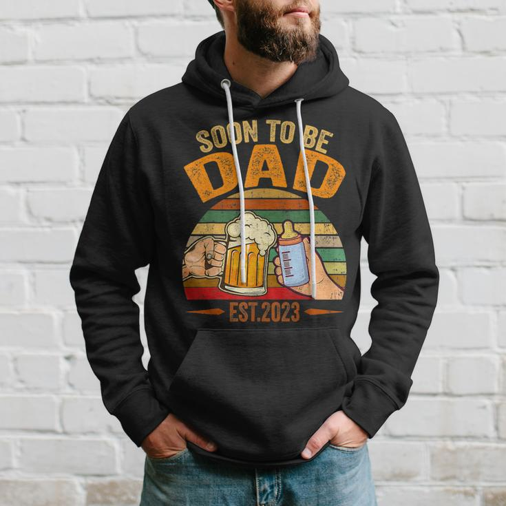 Soon To Be Dad Est 2023 Fathers Day New Dad Vintage Mens Hoodie Gifts for Him