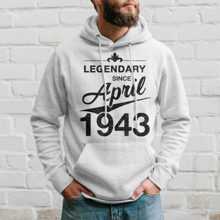 80 Geburtstag 80 Jahre Alt Legendär Seit April 1943 V6 Hoodie Geschenke für Ihn