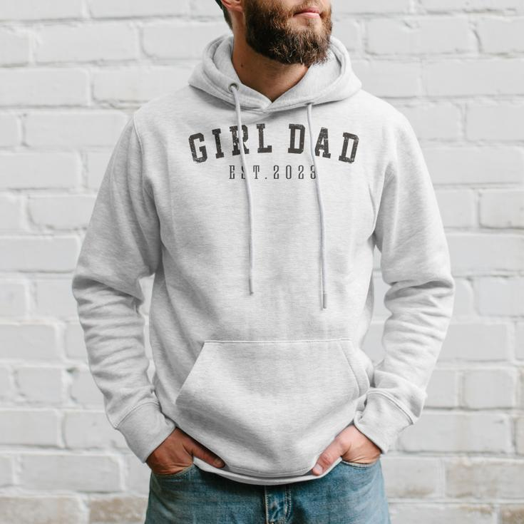 Mens Girl Dad Est 2023 Dad To Be Gifts Fathers Day New Baby Girl Hoodie Gifts for Him