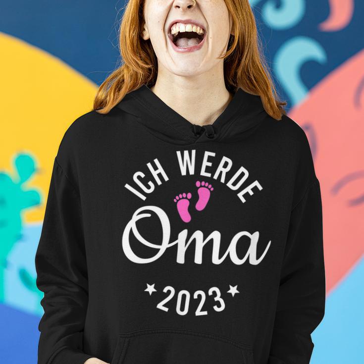 Ich Werde Oma 2023 Hoodie, Lustiges Oberteil mit Fußabdrücken Geschenke für Sie