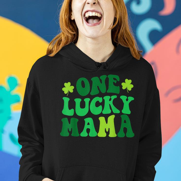 One Lucky Mama Retro Vintage St Patricks Day Clothes Women Hoodie Gifts for Her
