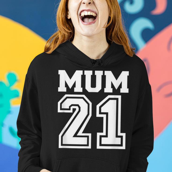 Schwarzes Hoodie Mum 21 im Sportdesign, Perfektes Tee für Mütter Geschenke für Sie