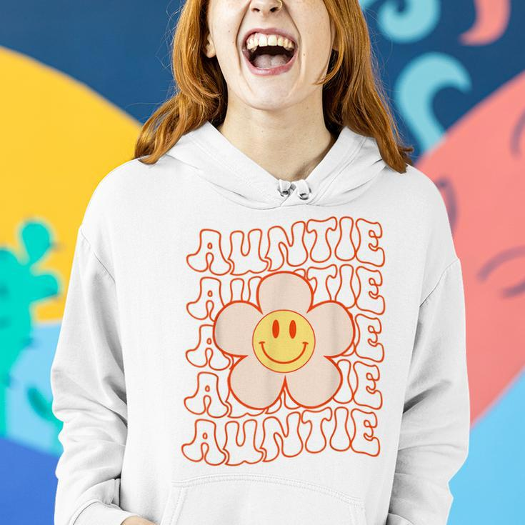 Retro Happy Face Aunt Auntie Groovy Daisy Flower Smile Face Women Hoodie Gifts for Her