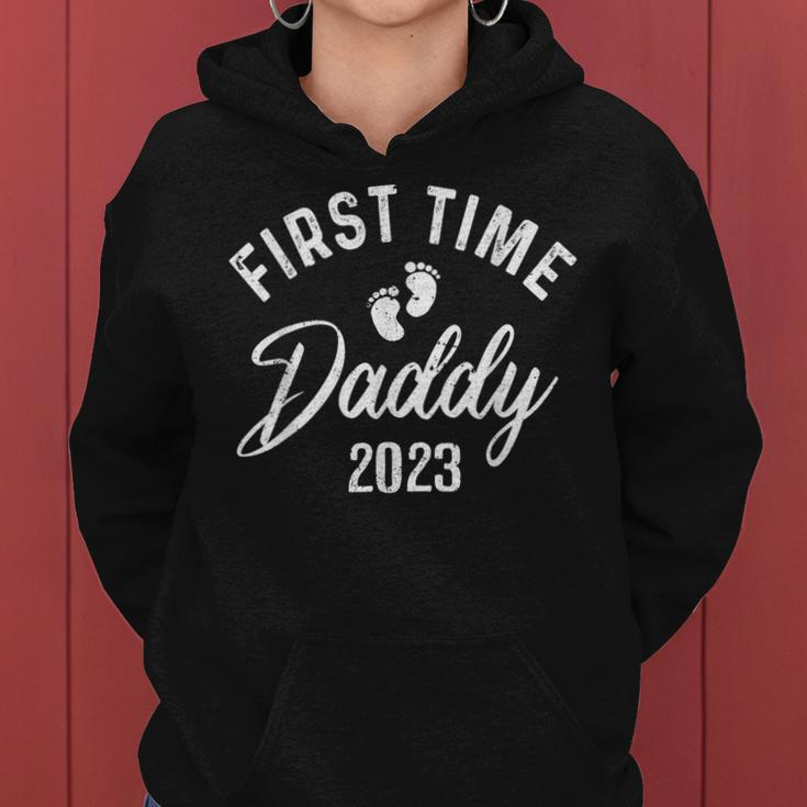 Promoted To Daddy Est 2023 First Time Dad Fathers Day Gift Women Hoodie