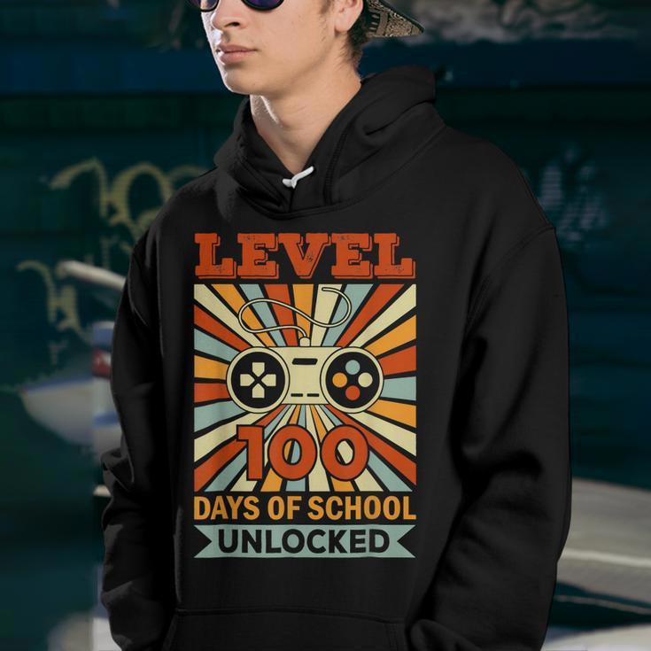 Level 100 Days Vintage 100Th Day Teacher 100 Days Of School V2 Youth Hoodie