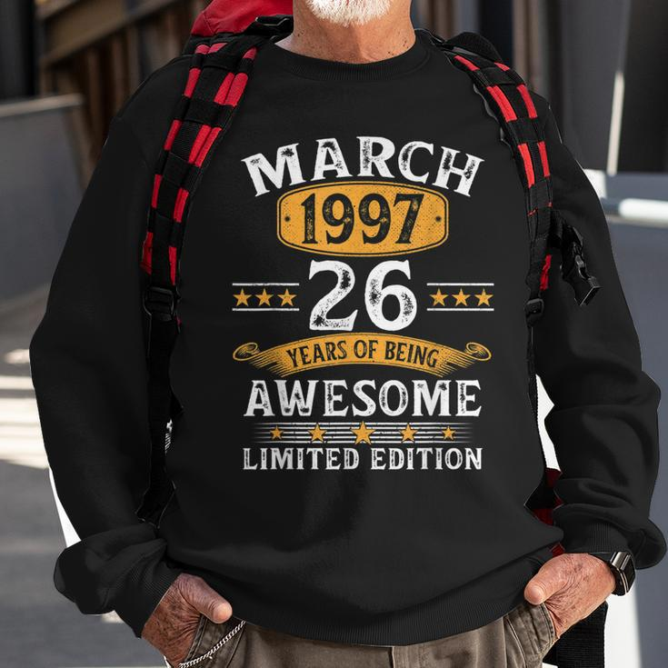 26 Geburtstag Geschenke Mann Frau Jahrgang März 1997 Sweatshirt Geschenke für alte Männer
