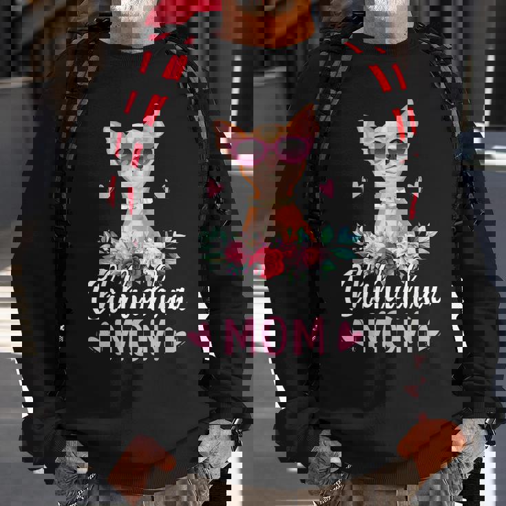 Cute Chihuahua Mom Sunglasses Flower For Chihuahua Owner Men Women Sweatshirt Graphic Print Unisex Gifts for Old Men