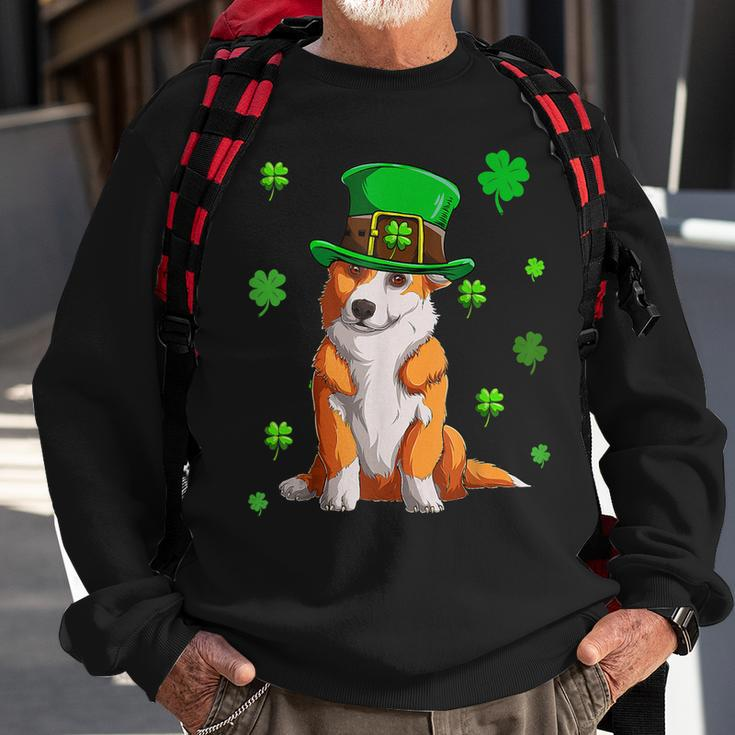 Funny Dog Lovers Cute Corgi St Patricks Day Shamrock Lucky Sweatshirt Gifts for Old Men