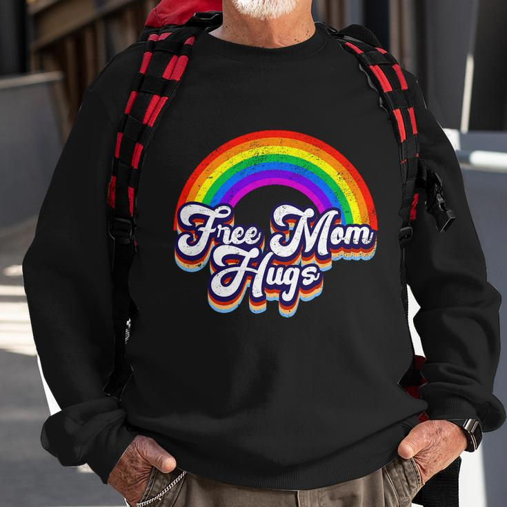 Funny Retro Vintage Free Mom Hugs Rainbow Lgbtq Pride Sweatshirt Gifts for Old Men