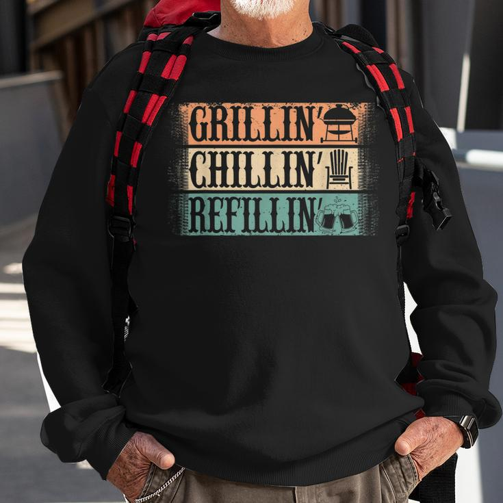 Funny Vintage Grill Dad - Grilling Chilling Refilling Sweatshirt Gifts for Old Men
